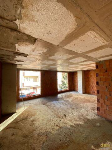 30-ÇAYIROVA YENİMAHALLE'DE MERKEZİ  KONUMDA DAİRELER